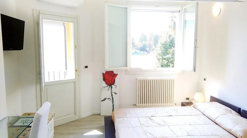 ベッド・アンド・ブレックファスト La Maison Di ボローニャ イタリア